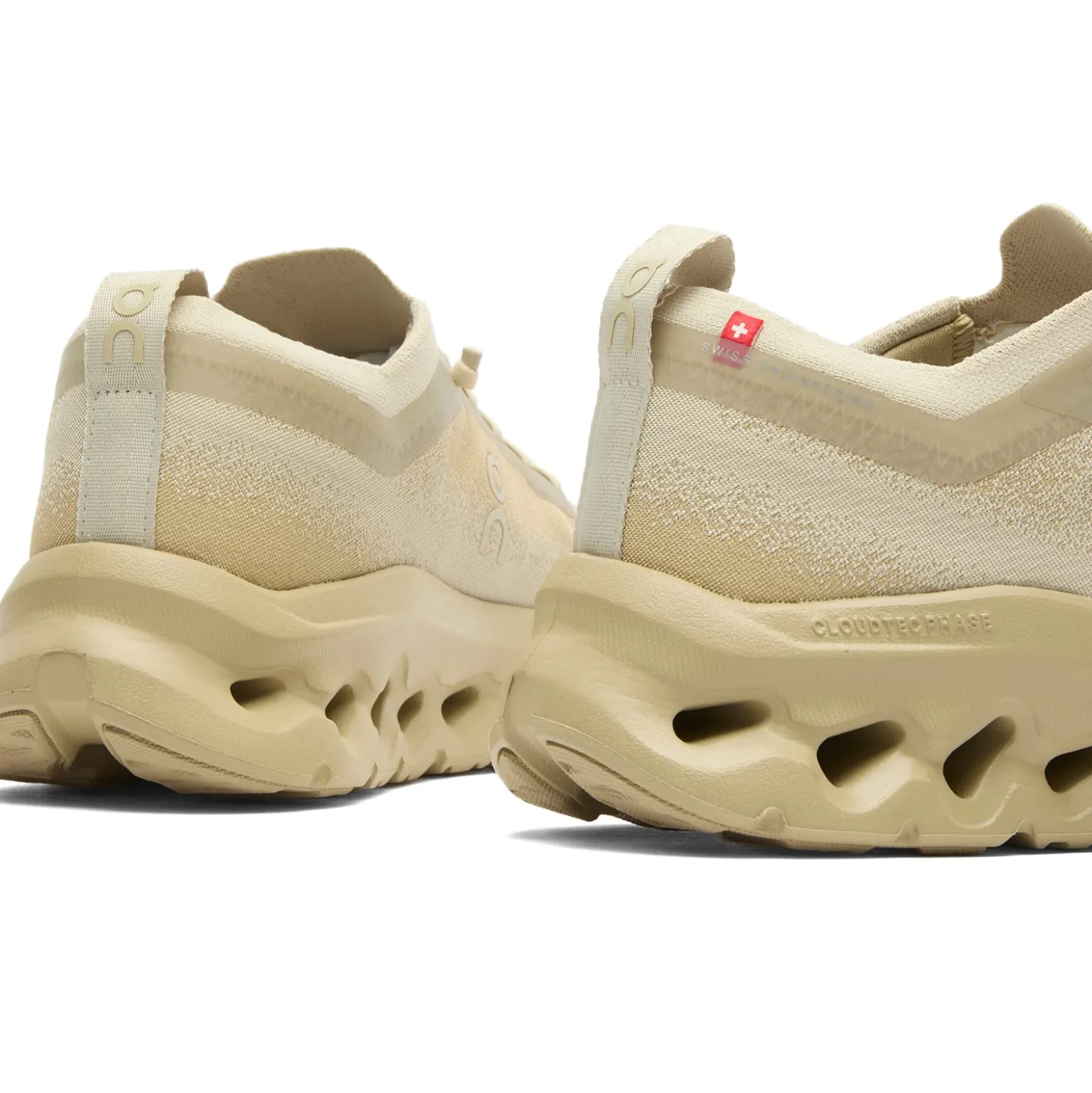 ON Cloudtilt Moon Sneaker